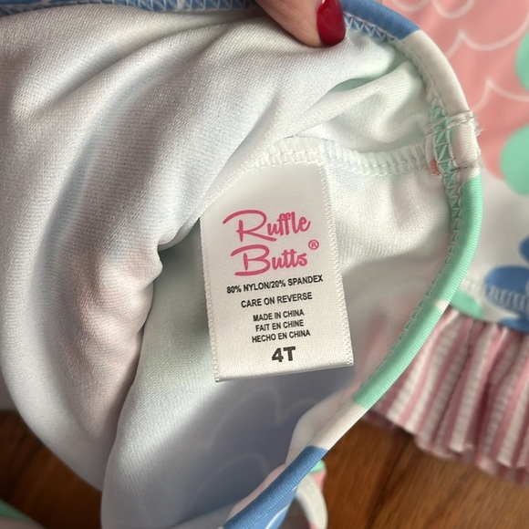 NWT RUFFLE BUTTS pastel petals two piece swim rashguard  4t - Picture 4 of 5